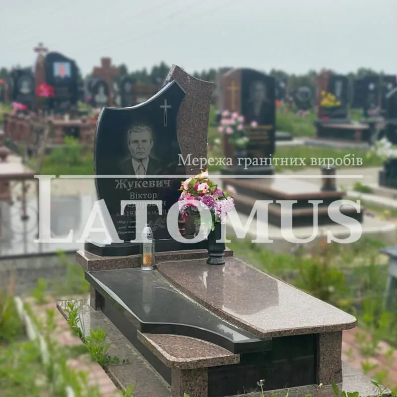 Ексклюзивний одинарний памятник з граніту