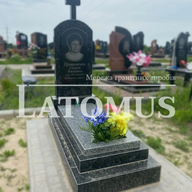 Ексклюзивний одинарний памятник з граніту