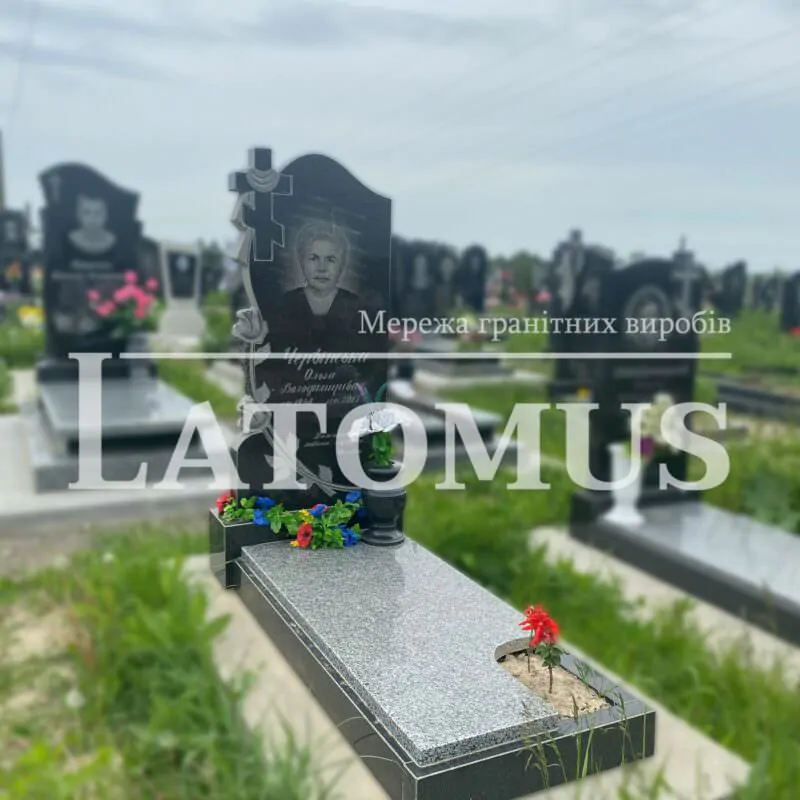 Ексклюзивний одинарний памятник з граніту