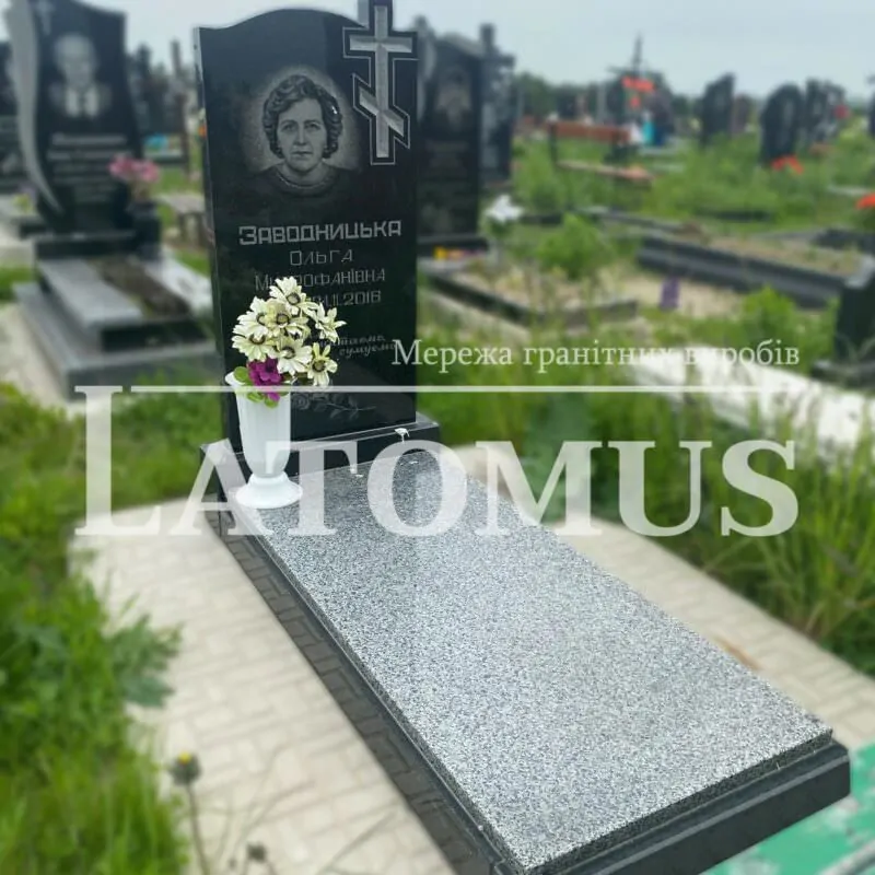 Ексклюзивний одинарний памятник з граніту