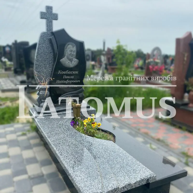 Ексклюзивний одинарний памятник з граніту