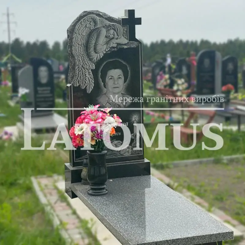 Ексклюзивний одинарний памятник з граніту