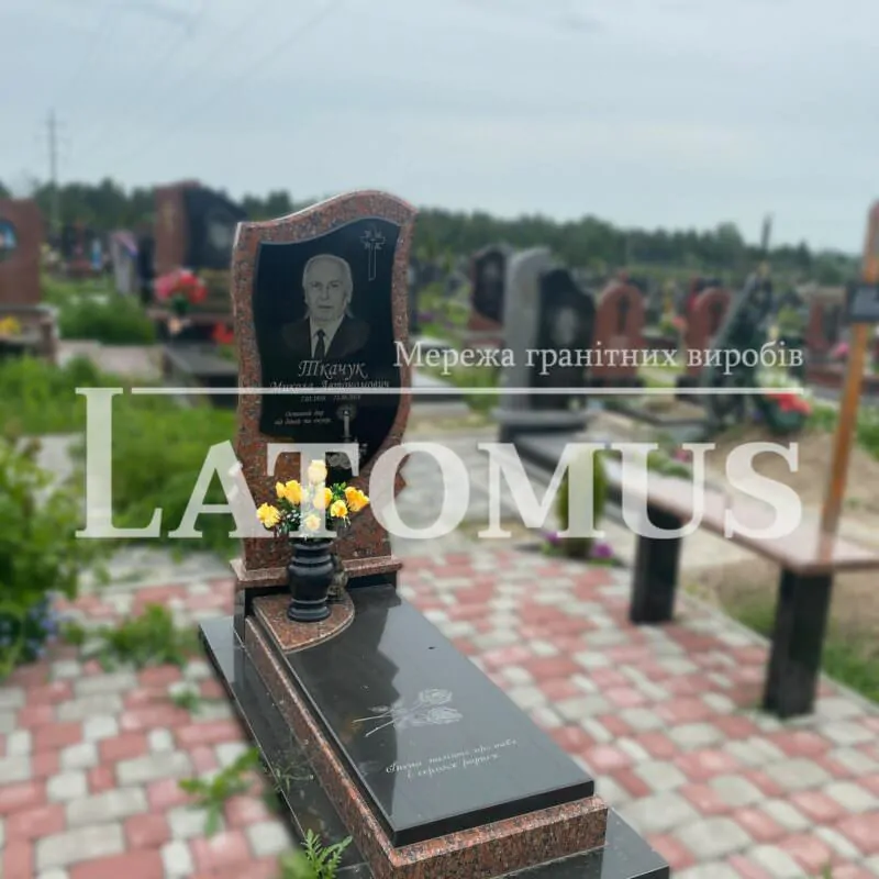 Ексклюзивний одинарний памятник з граніту