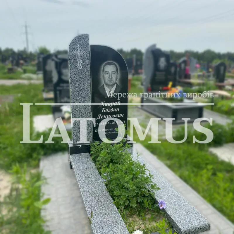 Ексклюзивний одинарний памятник з граніту