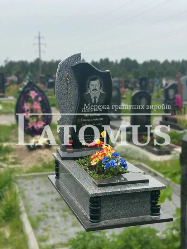 Ексклюзивний одинарний памятник з граніту