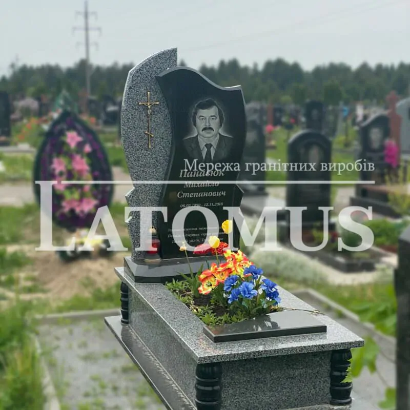 Ексклюзивний одинарний памятник з граніту