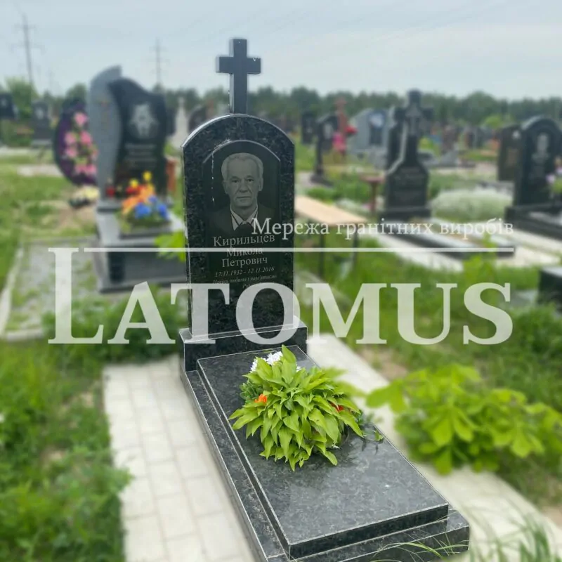 Ексклюзивний одинарний памятник з граніту