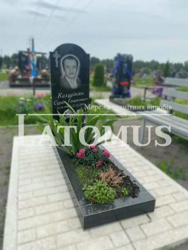 Ексклюзивний одинарний памятник з граніту