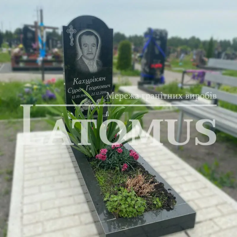 Ексклюзивний одинарний памятник з граніту