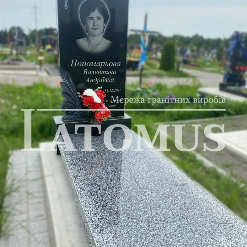 Ексклюзивний одинарний памятник з граніту