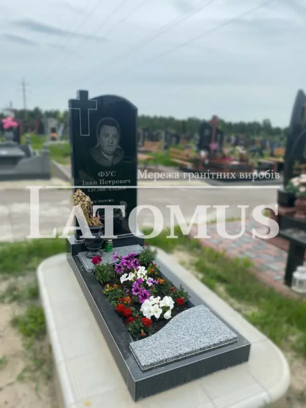 Ексклюзивний одинарний памятник з граніту