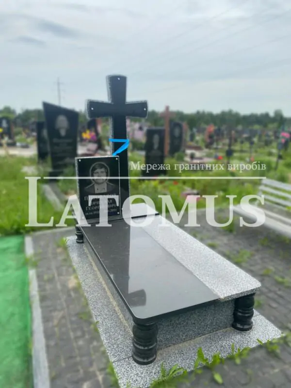 Ексклюзивний одинарний памятник з граніту