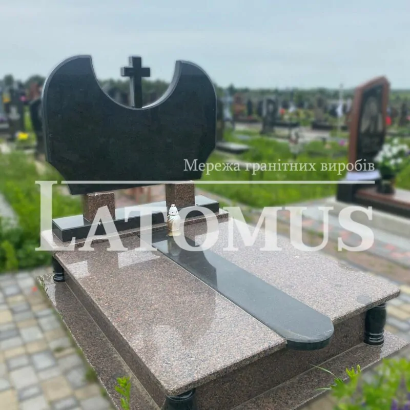 Подвійний памятник з граніту на могилу