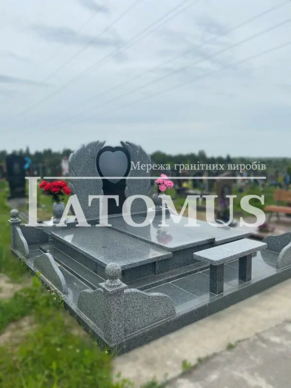 Подвійний гранітний комплекс на могилу
