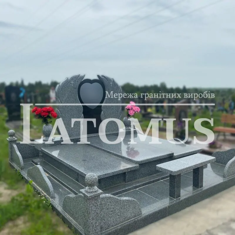 Подвійний гранітний комплекс на могилу