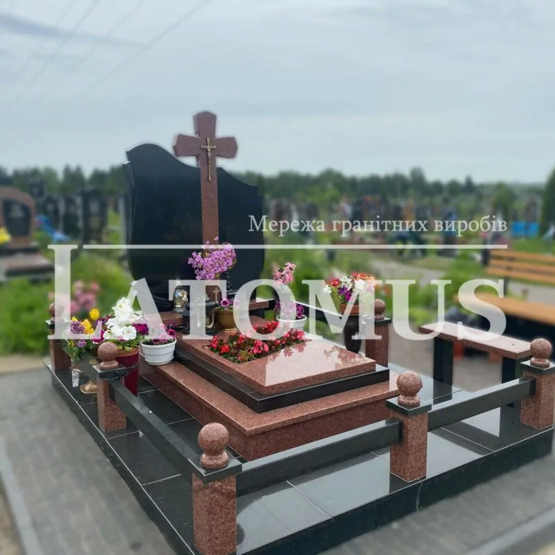Ексклюзивний гранітний комплекс на могилу