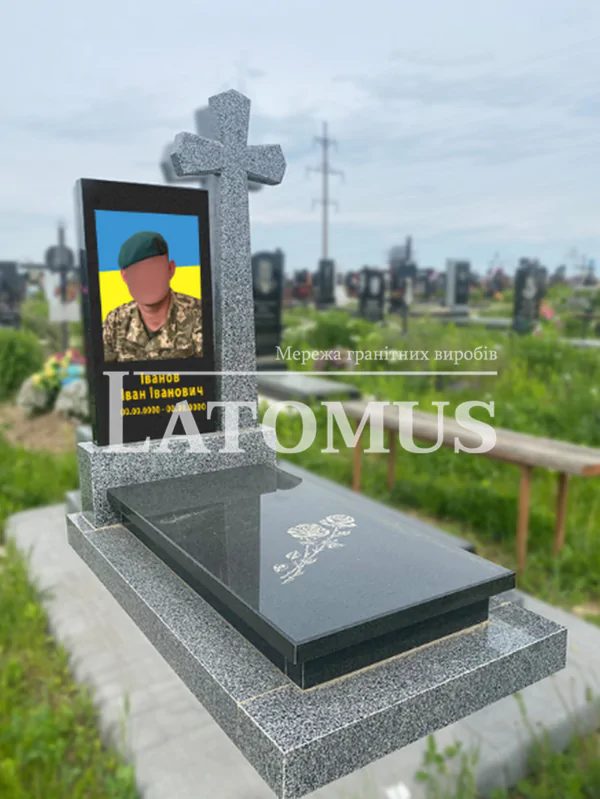 Гранітний памятник для військового