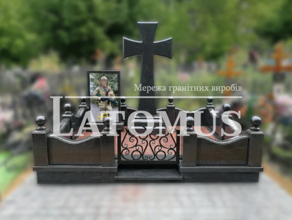 Гранітний комплекс для Військовослужбовця