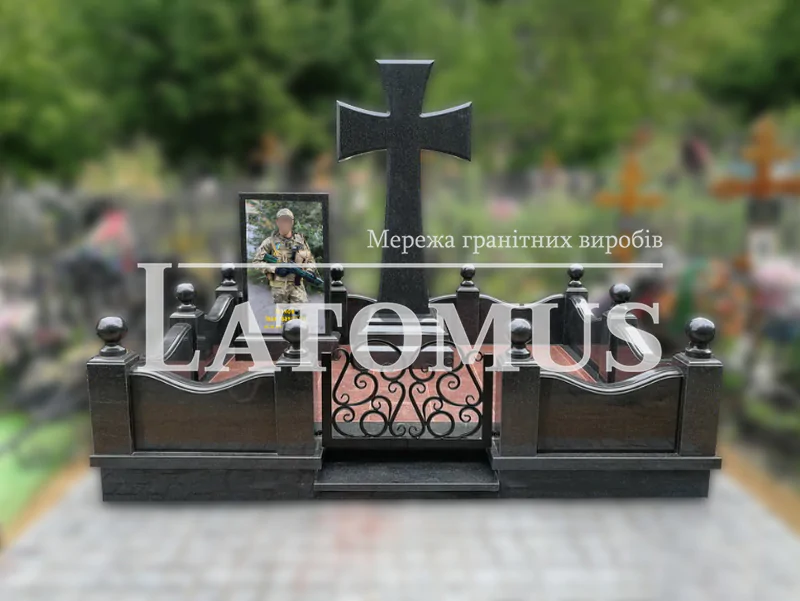 Гранітний комплекс для Військовослужбовця