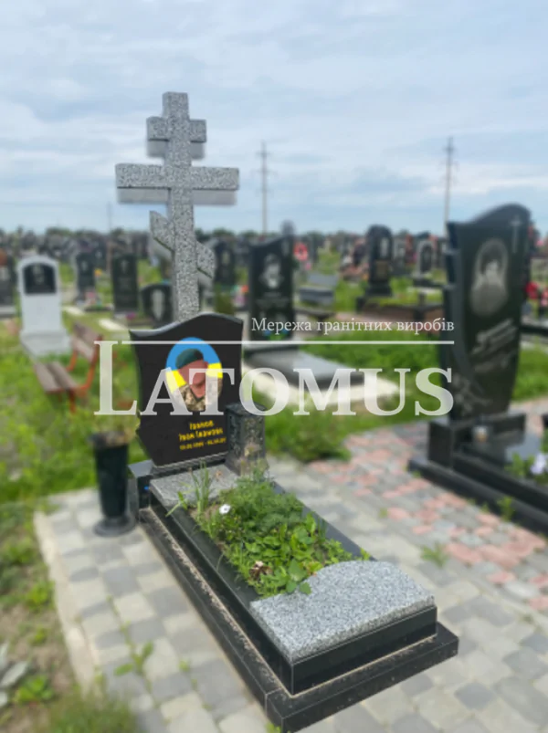 Гранітний памятник з Покосту ціни