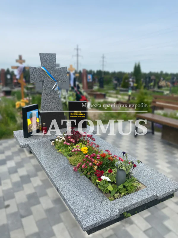 Памятник з Покосту для Військовослужбовця