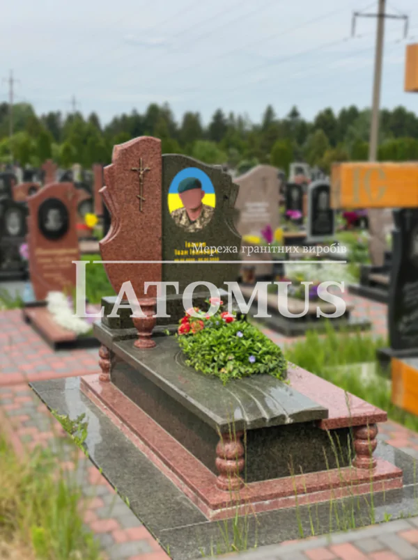 Ексклюзивний памятник з граніту Покост