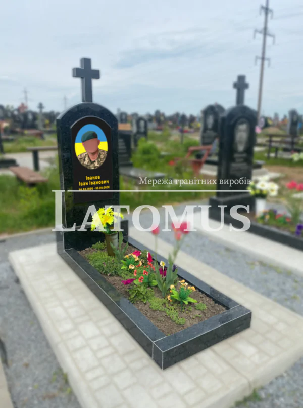 Класичні пам ятники для військових купити