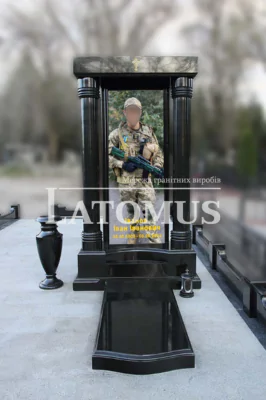 Військові монументи з граніту ціни