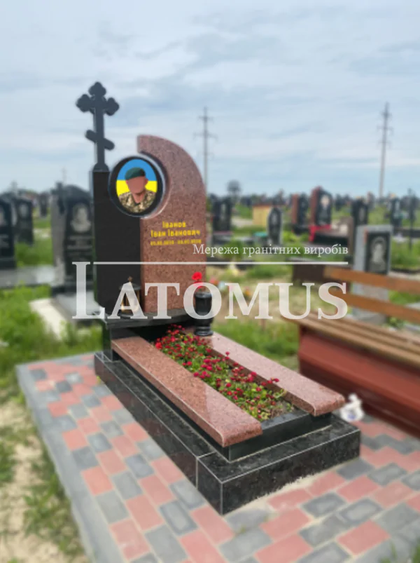 Памятник для Військового Лізник