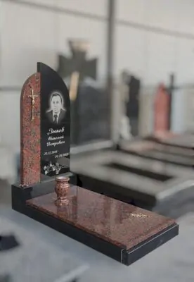 Одинарний пам’ятник на могилу