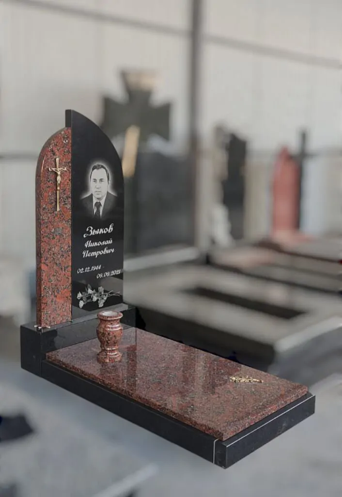 Одинарний пам’ятник на могилу
