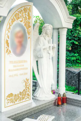 Особливий пам'ятник на могилу